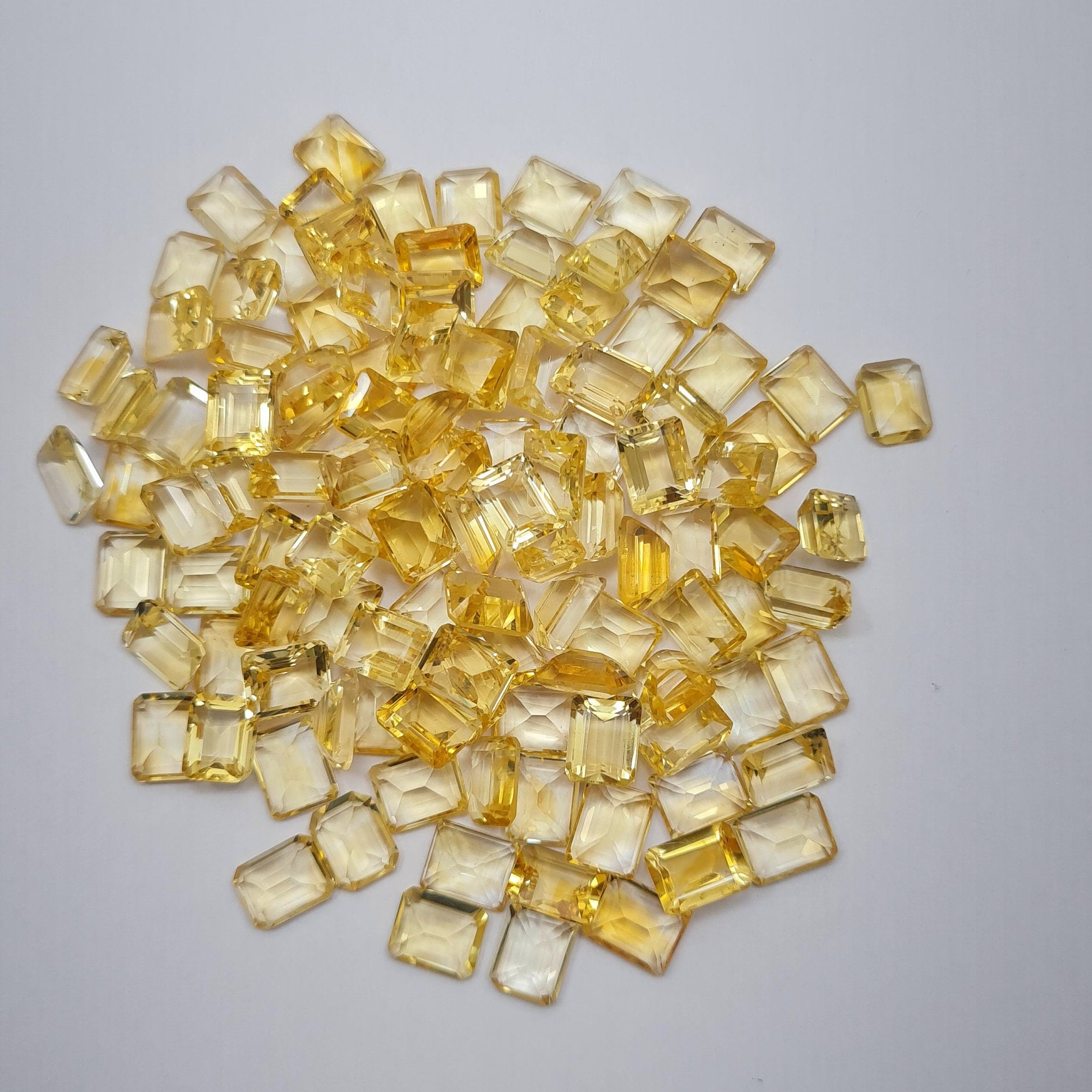 สีเหลือง