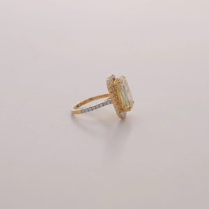 แหวนเพชรทรงรัศมีสีเหลืองเพาะเลี้ยงในห้องปฏิบัติการ ได้รับการรับรองจาก IGI พร้อมวงแหวนล้อมเพชรสำหรับหมั้นและแต่งงาน ทำจากทองคำ 18K สีเหลือง / ขาว และสีโรสโกลด์ - Product Image 5