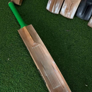 Bâton de cricket personnalisable léger en bois, style classique vintage, logo pour entraînement en extérieur, jardin, fête, sports anglais - Product Image 1