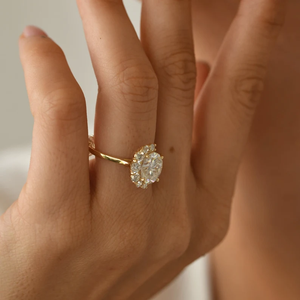 Anillo de Compromiso de Oro Sólido de 14K con Diamante Cultivado en Laboratorio de Corte Ovalado para Mujer, Anillo de Boda de Joyería Fina Romántica con Medio Halo Único, Venta al por Mayor - Product Image 3