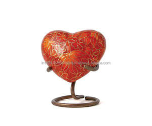 Urnes funéraires en laiton gravées en forme de cœur, urnes funéraires de haute qualité avec finition argentée pour animaux de compagnie - Product Image 5