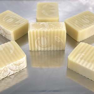 Jabón Artesanal SIN FRAGANCIA, Aroma a Limón Fresco, para Piel Sensible, Blanqueador, Iluminador, Jabón Sólido para Rostro y Cuerpo, Ingredientes Naturales - Product Image 1