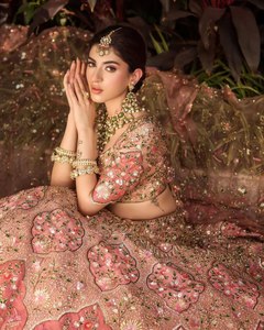 Lehenga Choli Tradicional Pakistaní para Novia con Lentejuelas, Seda de Primera Calidad, Secado Rápido, Chunni para Todas las Temporadas - Product Image 3