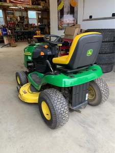 Los mejores precios para John for Deere 125cc Industrial Grade Riding Mower 24V 2-Stroke Engine Liquidación Ofrecido - Product Image 4