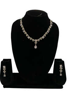 Conjunto de collar de piedra AD inversa con acabado plateado con pendientes para mujer con perlas y diamantes perfectos para el estilo de moda - Product Image 4