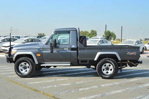 Nuevo/Usado para RHD, Camioneta de 5 Puertas y 6 Asientos, 4x4, Diésel de <4L, 8 Cilindros, Automática, Asientos de Cuero, Interior Oscuro, en Venta - Product Image 3