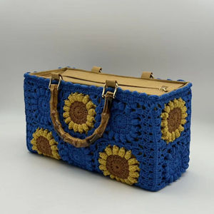Pochette pour femme en crochet fait main, motif rose en bambou, avec fermeture éclair, accessoire de sac en tricot camélia, sac à main en coton élégant, imperméable, avec bandoulière chaîne - Product Image 2