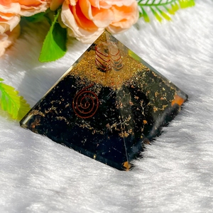 Vente en gros lot en vrac Pierre semi-précieuse naturelle pour l'artisanat Pyramide Cristaux Tourmaline Quartz Orgone Pyramides Orgonite Décoration intérieure - Product Image 3