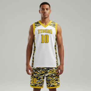 Uniforme de Baloncesto Personalizado para Equipos Adultos |   Servicio OEM de Alta Calidad, 100% Poliéster, Transpirable y de Secado Rápido - Product Image 1