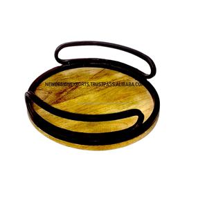Plateau décoratif rond moderne en bois et en métal pour la maison Plateau de service artisanal - Product Image 1
