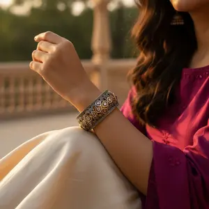 Bracelet jonc en or plaqué diamant de luxe pour femmes, bijoux haut de gamme - Product Image 3