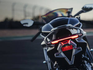 ขายรถมอเตอร์ไซค์รุ่นใหม่ 675SS Sport ปี 2025 ยอดขายประจำปี - Product Image 4