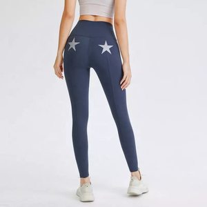 Legging de yoga solide taille haute pleine longueur avec matériau extensible respirant pour un soutien confortable et une flexibilité dans les entraînements - Product Image 1