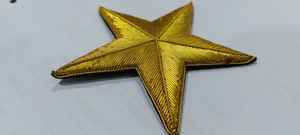 Insignes de wok brodés à la main Emblèmes en polyester avec étiquettes de vêtement en fil métallique utilisant des techniques tissées - Product Image 3