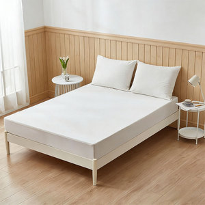 Customized 100gsm Polyester Terry <strong>Waterproof</strong> <strong>Mattress</strong> Cover Quick Dry <strong>Bed</strong> Protector to Prevent <strong>Wetting</strong> the <strong>Bed</strong> - Product Image 1