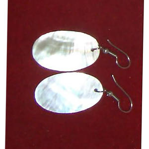 Pendientes de Concha Marina de Acero Inoxidable, Joyería de Concha Marina, Pendientes Ovalados Blancos de Concha Marina con Aro de Acero Inoxidable o Metal - Product Image 2