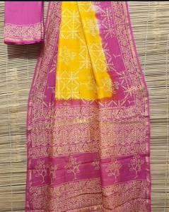 Dhwaja ผ้าพันคอลายดอกไม้ดีไซน์ดิจิตอลพิมพ์ลายดอกไม้ผ้าผูกคอลายดอกไม้สีทองเป็นมิตรกับสิ่งแวดล้อมยืดได้ - Product Image 2