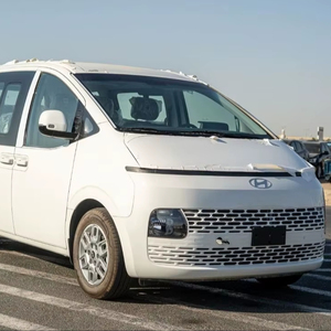 2024 YM Hyundaiii Stariaa Premium 11 places 2.2 litres 4 cylindres turbocompressé Diesel nouvel état Rose Export - Product Image 1