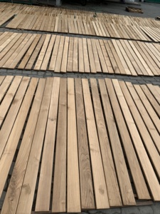 علاج كيميائي بألواح خشبية صلبة على طراز T & G تصميم صناعي E4E 18X90/42 أرضية