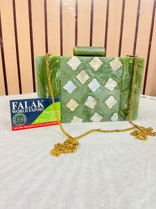 Bolso de mano de resina hecho a mano de lujo para mujer accesorio de noche elegante de Falak World Export - Product Image 5