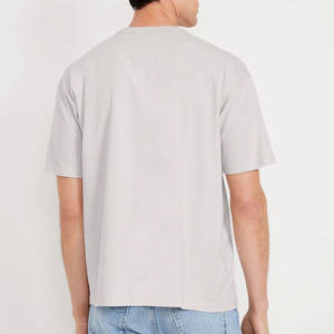 เสื้อยืดคอกลมสีขาวล้วนผู้ชาย ผ้าฝ้าย 100% รับผลิตแบบ OEM พิมพ์โลโก้ตามสั่ง พิมพ์ลายดิจิทัล เสื้อยืดเปล่าผู้ชายสำหรับพิมพ์ลายเอง - Product Image 2