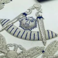 Tabliers maçonniques de la Loge Bleue, sur mesure, très résistants, broderie artisanale avec des broderies argentées complexes en point de croix, en solde !