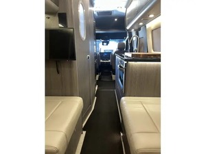 ผู้จัดจำหน่าย2022แอร์สตรีมแบบใช้แล้วระหว่างรัฐ24GT 3500รถบ้านเคลื่อนที่คลาส B - Product Image 3