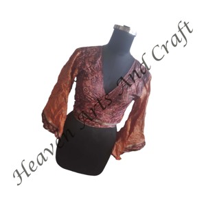 Top de tela Sari de seda étnica de último diseño al por mayor para mujeres y niñas disponible en colores mezclados y tamaño libre manga de campana informal - Product Image 5