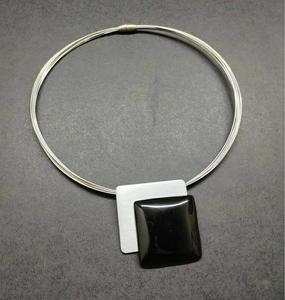 Tendance à la mode résine haut de gamme Top Design Long gland collier bohême à la main résine pendentif collier - Product Image 1