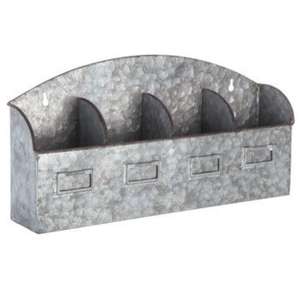 Porte-mouchoirs en métal galvanisé de finition antique pour décor de ferme rustique et construit pour être un accessoire élégant dans n'importe quelle pièce - Product Image 2