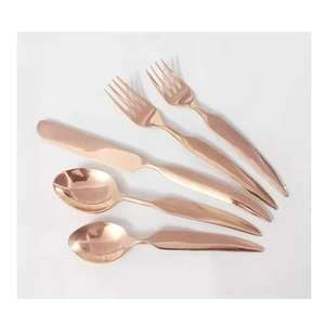 Couverts de couleur or rose brillant, adaptés aux maisons modernes et traditionnelles, ce set s'intègre parfaitement à tout style de vie. - Product Image 4