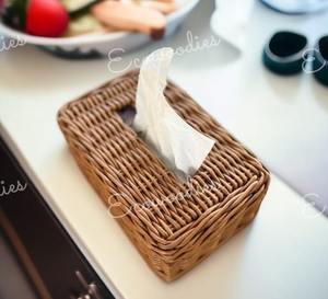 Essentials Boîte à mouchoirs en papier de soie en rotin naturel rectangulaire Boîte à mouchoirs en rotin pour salle de bain salon cuisine maison bureau - Product Image 1
