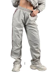 Ensemble de survêtement en nylon surdimensionné de haute qualité, ensemble de survêtement coupe-vent en nylon personnalisé pour femmes - Product Image 4