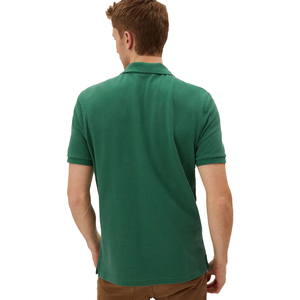 Polo homme au look épuré pour un confort décontracté, avec un design soigné et un style moderne équilibré. - Product Image 3