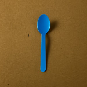 Cuillères colorées jetables biodégradables écologiques Ustensiles en papier bleu de 155mm Plat de plaque résistant au micro-ondes pour les fêtes - Product Image 2