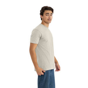 Camiseta Unisex 100% Algodón Ecológica con Logotipo Personalizado, Corte Moderno, Alta Calidad, Secado Rápido, Transpirable, Tela de 180g - Product Image 1