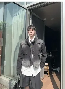 Veste pour homme en coton 100% brodée, boutonnée, coupe courte, marron uni, essentielle pour les aventures en plein air hivernales - Product Image 5