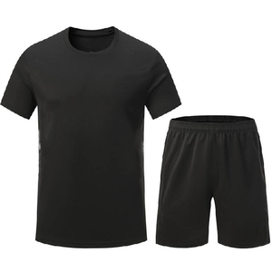 Ensemble de t-shirt et short de sport noir, tenue estivale sportive, t-shirt et short noirs basiques, look simple et tendance - Product Image 1