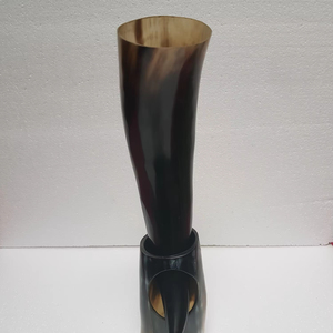 Corne à boire en buffle polie sculptée, style nautique unique, fait main, la plus vendue - Product Image 1
