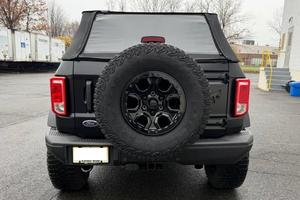 Ford Bronco Black Diamond 2022 extrêmement propre, moteur EcoBoost V6 2,7 litres, 4x4, prêt à être expédié - Product Image 4