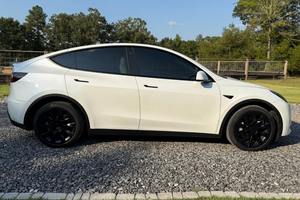 Tesla Model Y Long Range AWD Dual-Motor AWD 2022 usado premium, con 318 millas de autonomía. - Product Image 2