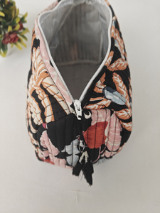 Cremallera de algodón acolchado hecha a mano ecológica India para bolsa moderna Floral diseño de impresión de bloque de mano de capacidad media de viaje - Product Image 5
