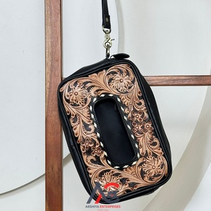 Distributeur de lingettes humides en cuir rustique de style western cowboy, nouveau design floral en cuir de vache pour la décoration de la maison - Product Image 1