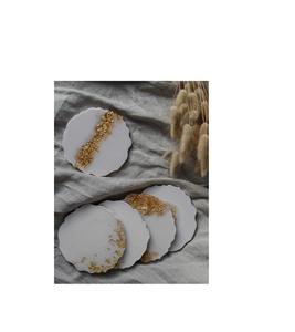 Sous-verre en résine épaisse offrant un soutien fiable pour les boissons chaudes, préservant efficacement la qualité de la surface de la table - Product Image 5