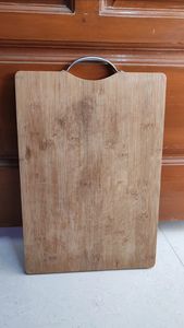 Planche à découper écologique de grande taille en bois massif Design haut de gamme pour la fabrication de chapatis et de légumes Aspect ardoise de luxe - Product Image 3