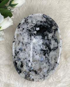 Vente en gros de bol en cristal de pierre de lune arc-en-ciel naturel fait à la main poli sculpté bol en pierre de méditation énergie de guérison - Product Image 4