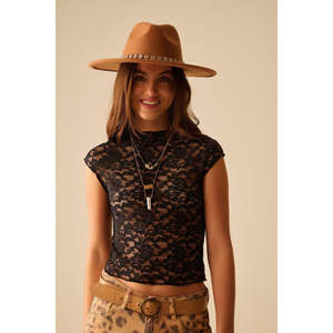 Camiseta de Encaje Negro para Mujer, Diseño Romántico con Corazones, Manga Corta, Transpirable, Corte Ajustado, Estilo Crop - Product Image 6