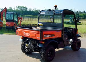 Véhicule utilitaire diesel compact gatoo – Cabine fermée, performances robustes et capacité tout-terrain - Product Image 4