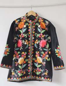 Chaqueta de Invierno 2026 Estilo Boho Chic con Bordado Suzani, Nueva Chaqueta de Moda con Bordado a Mano Suzani, Última Moda en Vestidos Casuales para Mujer - Product Image 3