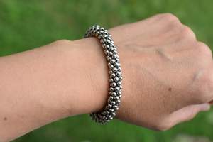 Brazalete de abeja hecho a mano con cuentas-Brazalete para mujeres y niñas - Product Image 4